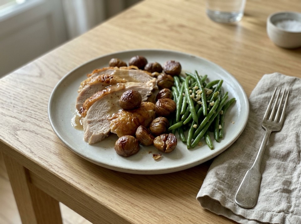 Dinde de Noël rôtie aux marrons et haricots verts